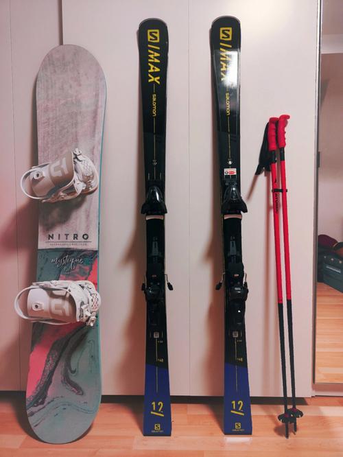 滑雪设备，滑雪设备多少钱一套！